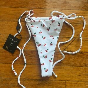 Brand new XS Skatie swimsuit bottom. Style- Elsa. Size- Extra Small